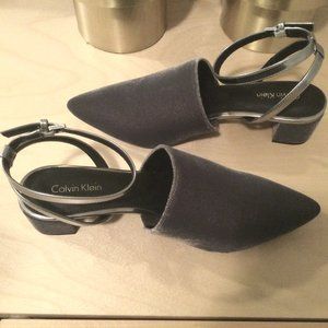 Calvin Klein Women's Ginetta Velvet Slingback pump